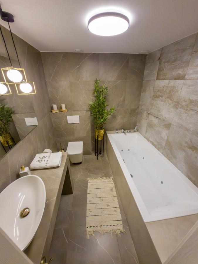 Like Home 2 Sauna,Jacuzzi & Spa Świdnica Eksteriør billede