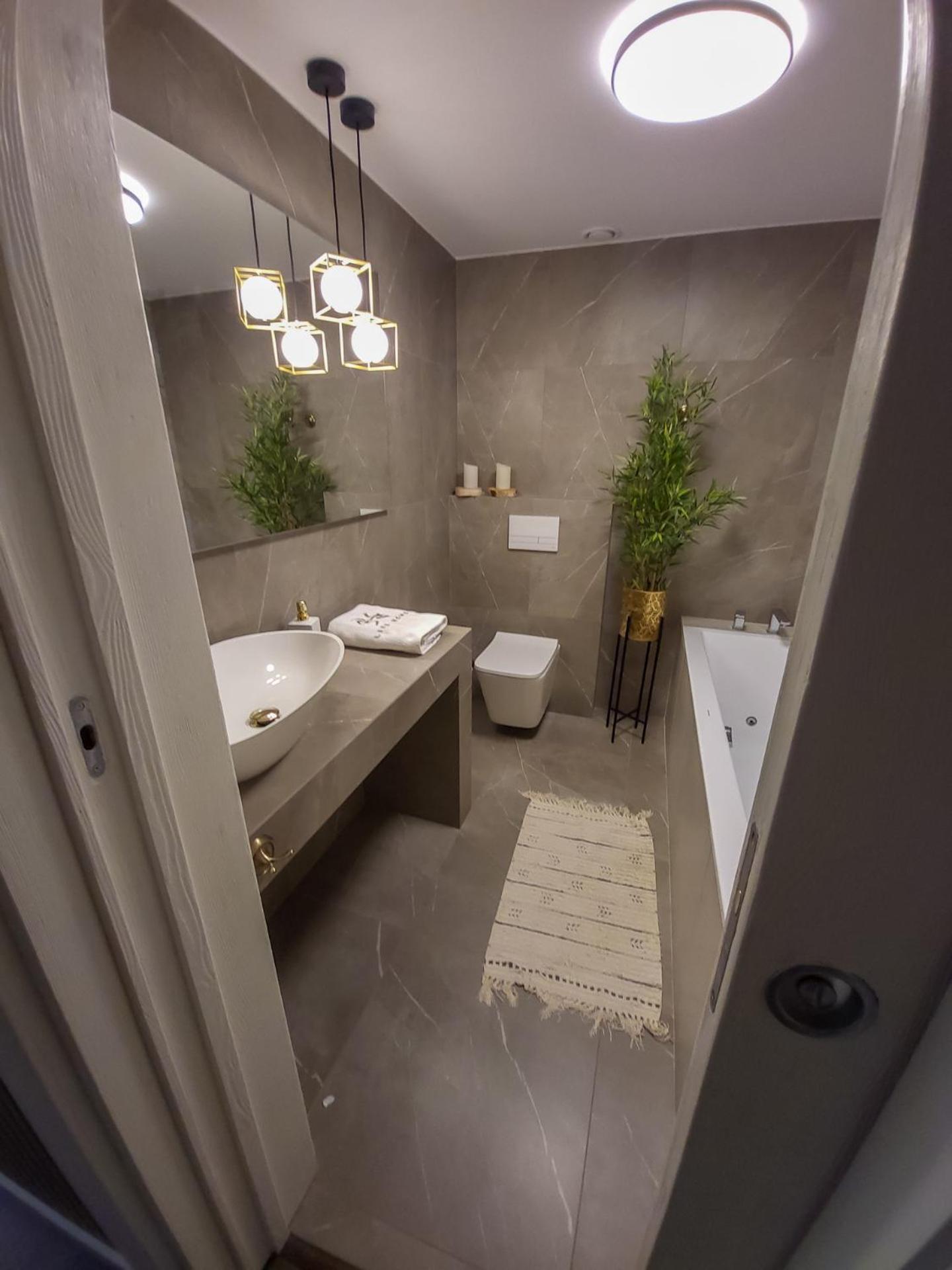 Like Home 2 Sauna,Jacuzzi & Spa Świdnica Eksteriør billede